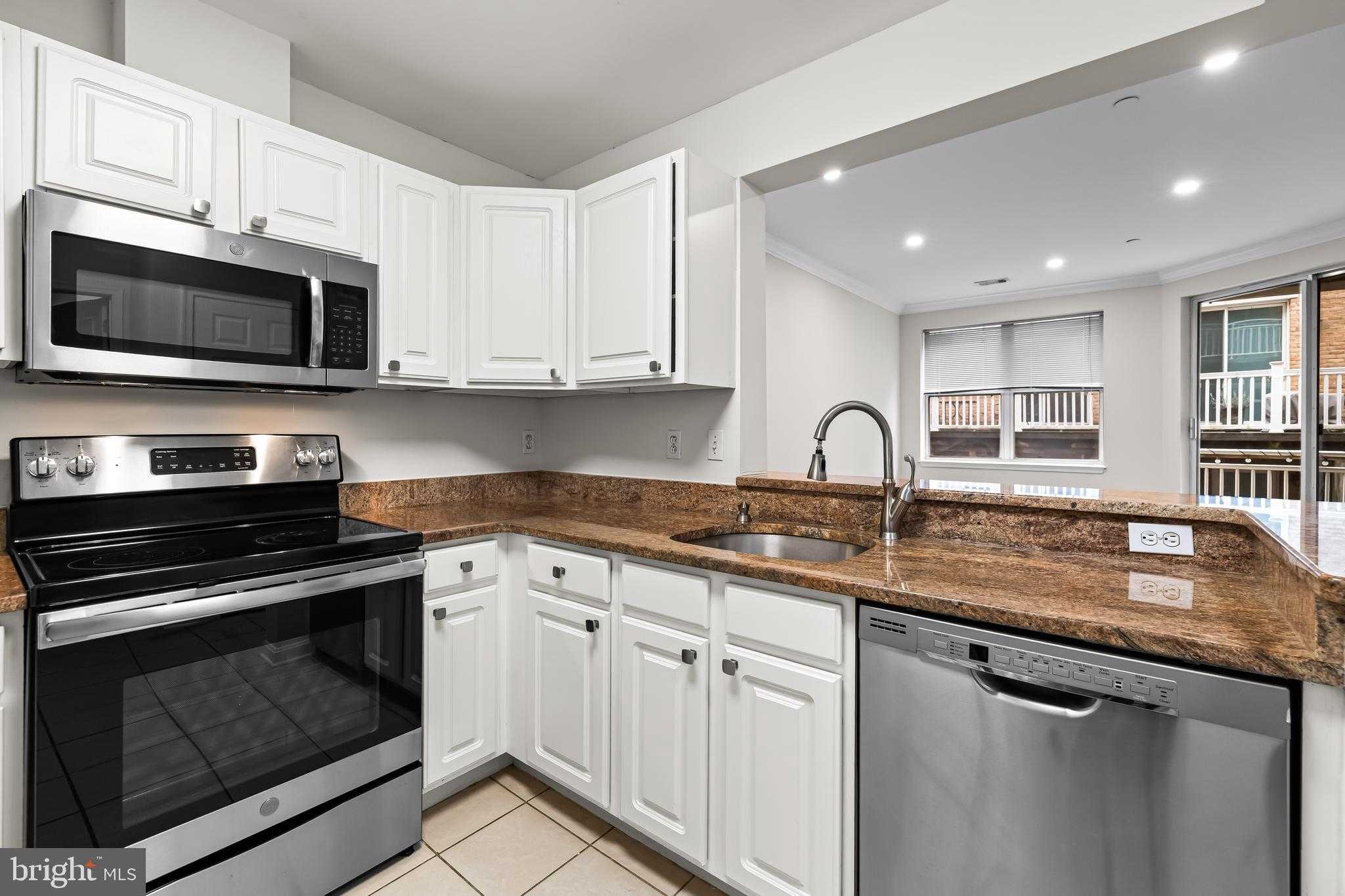 23 Pierside Dr Apt 104 photo 7