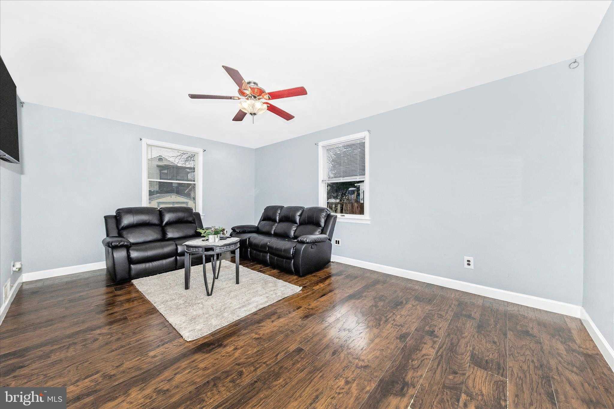 6218 20th Ave photo 3