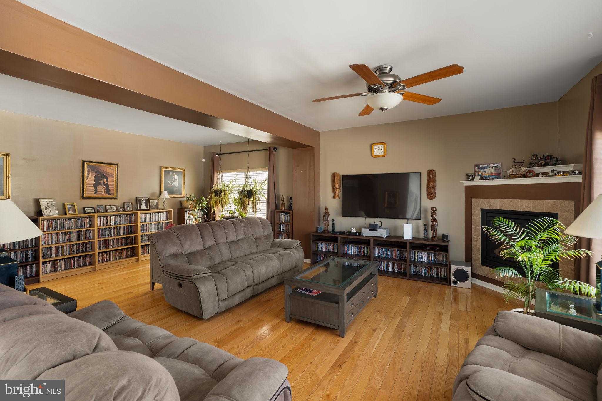 2719 Meyer Pl photo 7