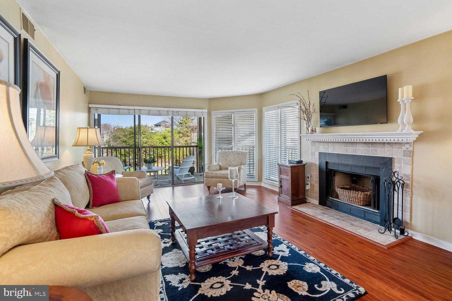 2110 Chesapeake Harbour Dr Apt 101 photo 24