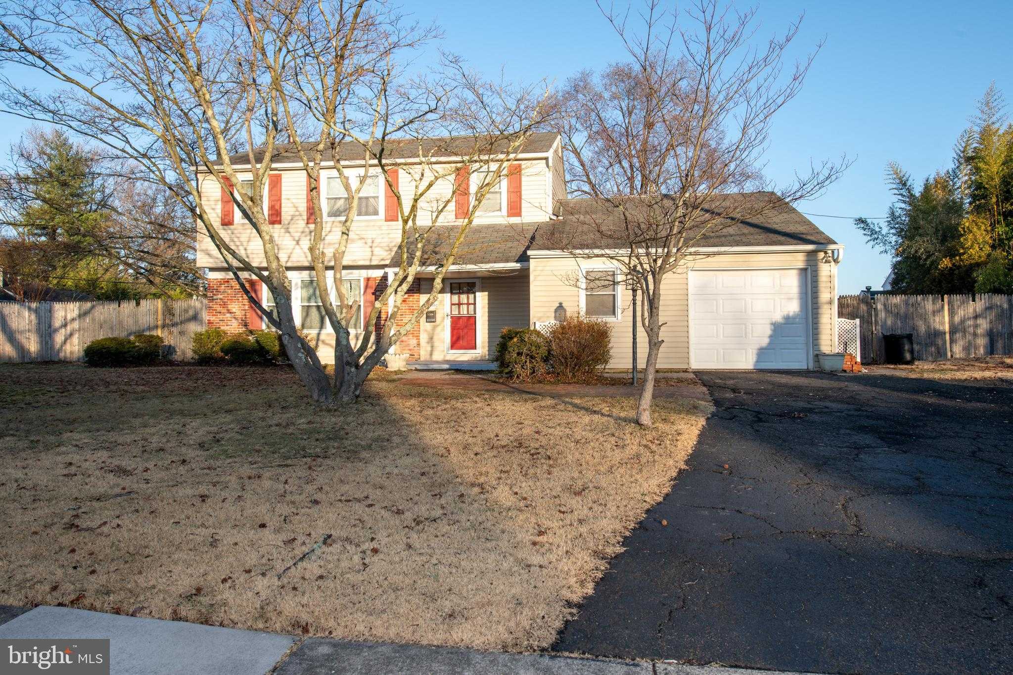 240 Clearfield Cir photo 2