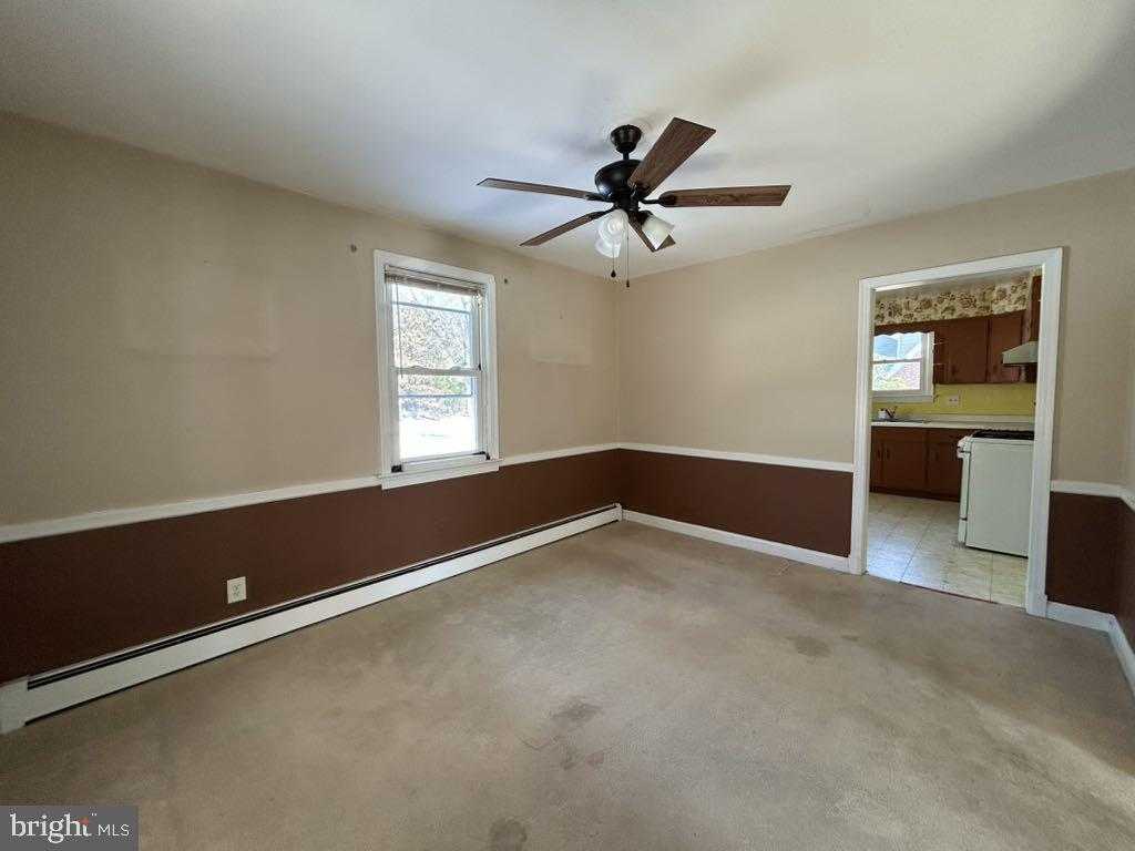 2414 Fairview Dr photo 2