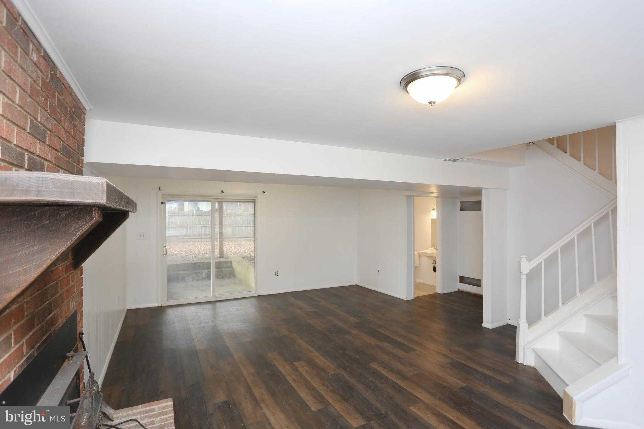 225 Pennsylvania Ave photo 13