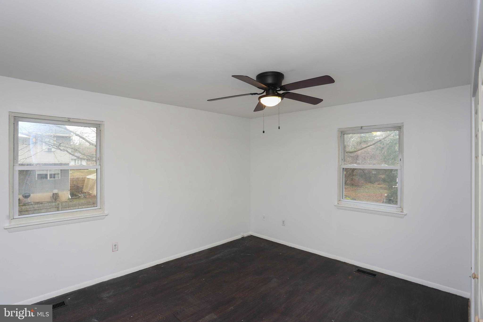 225 Pennsylvania Ave photo 26