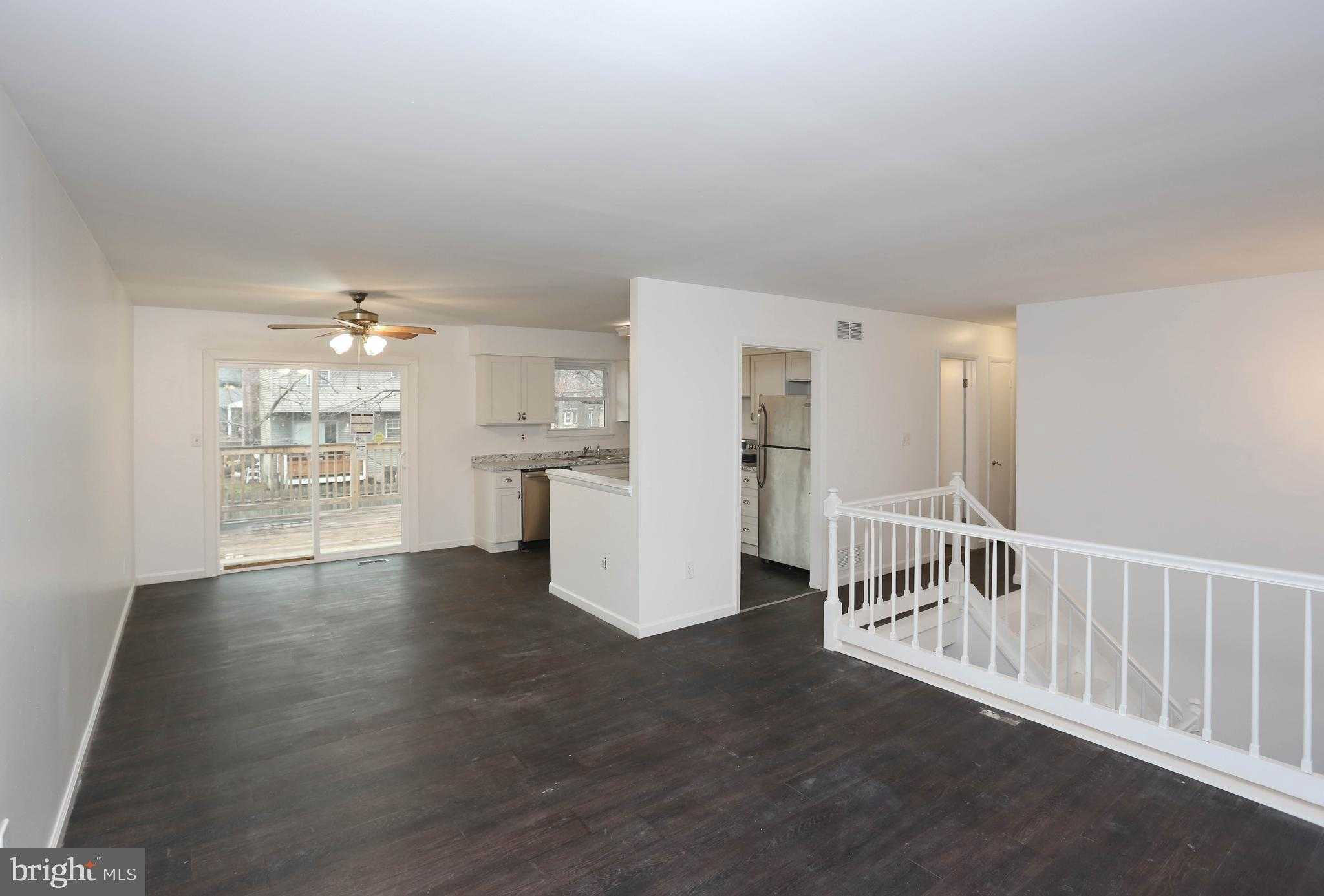 225 Pennsylvania Ave photo 8