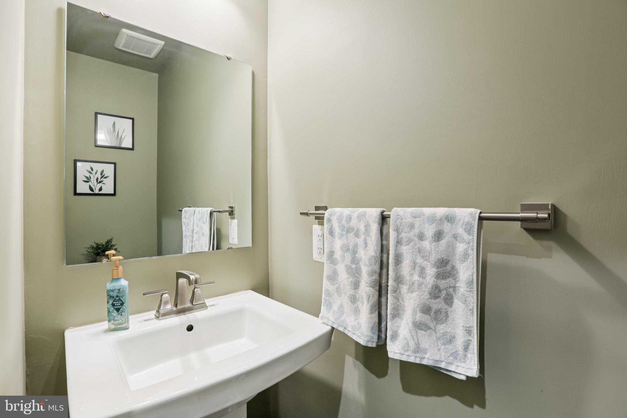 3152 Strasbaugh Dr photo 5