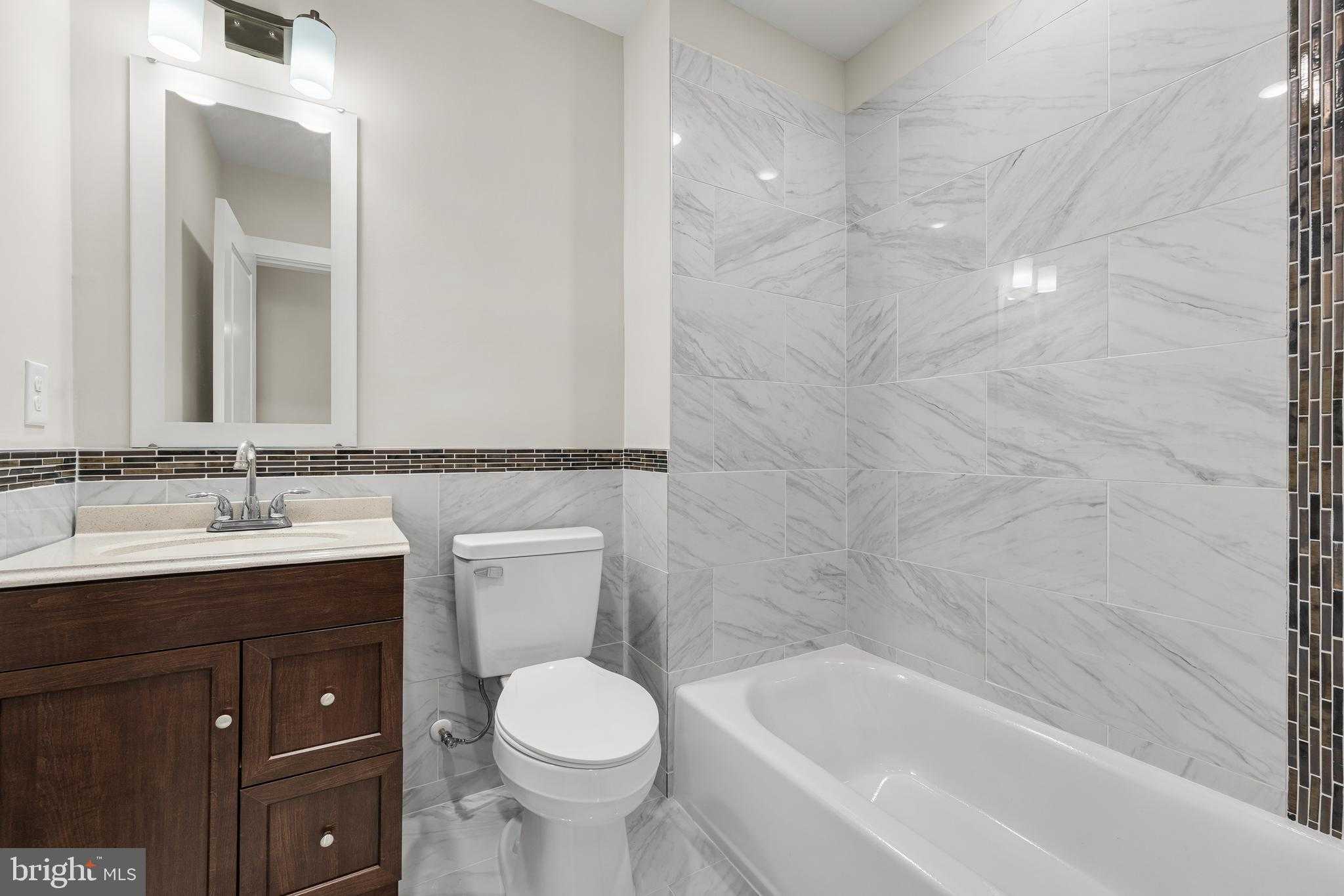 5039 Schuyler St photo 16