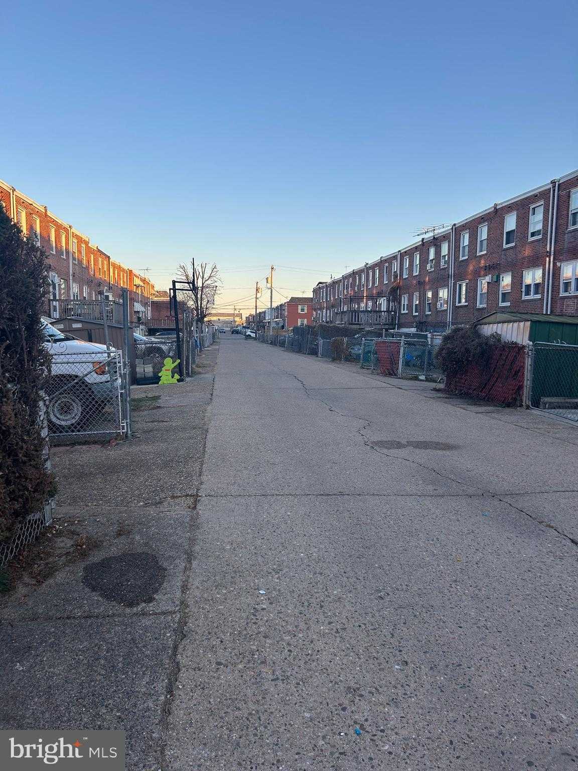 3024 Gilham St photo 35