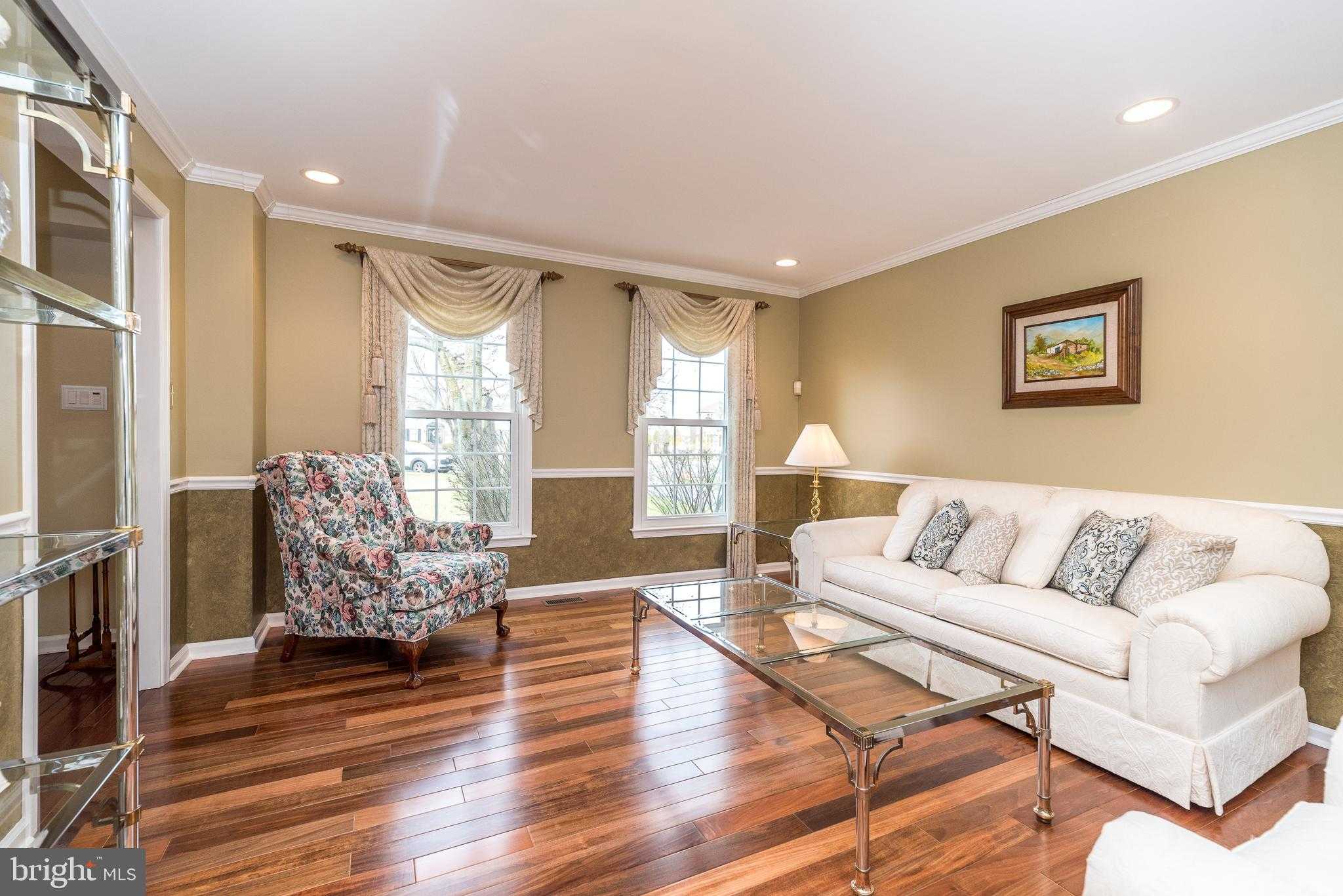 102 Oval Ln photo 59