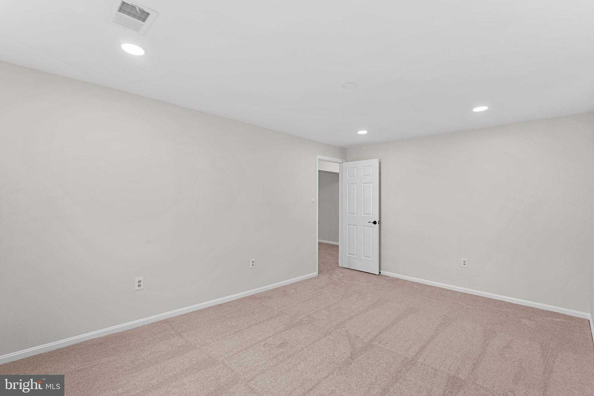 8228 Maple Ridge Ave photo 45