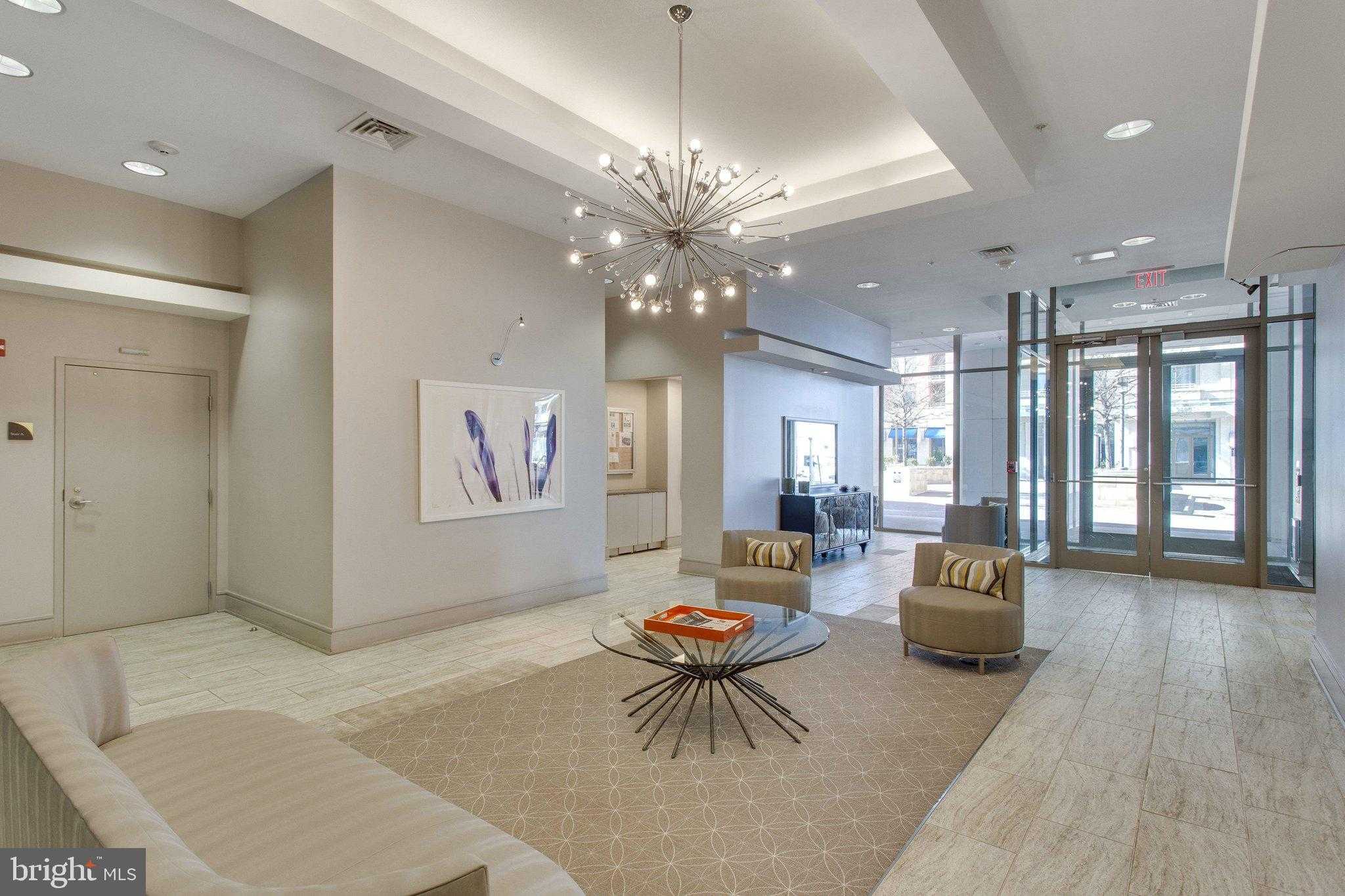 3650 S Glebe Rd Unit 442 photo 2