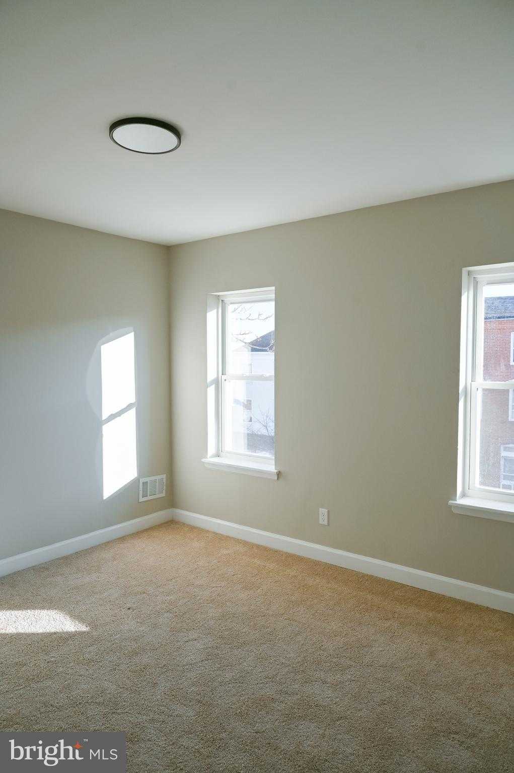 2214 E Fayette St photo 34