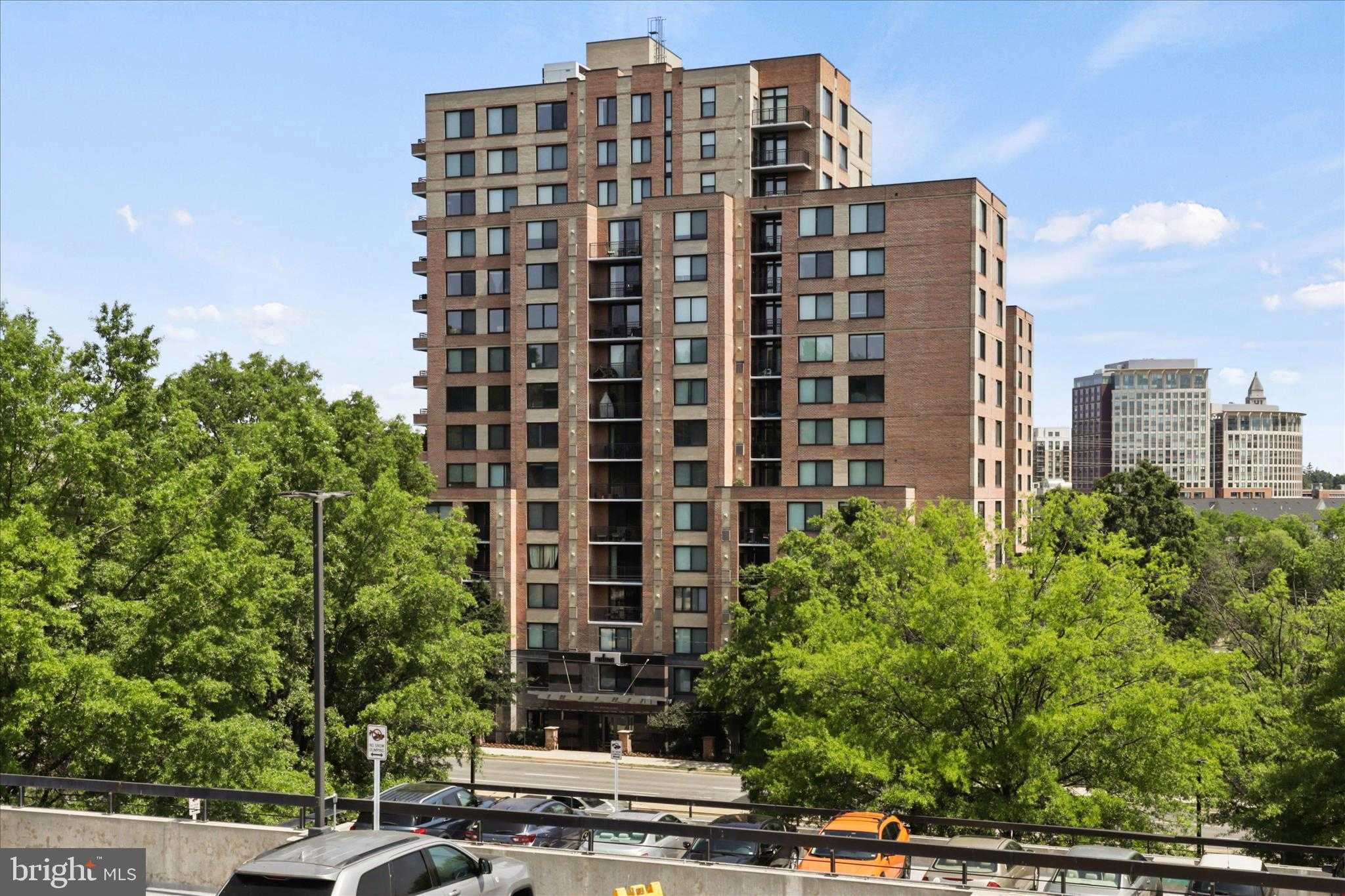 2451 Midtown Ave Apt 819