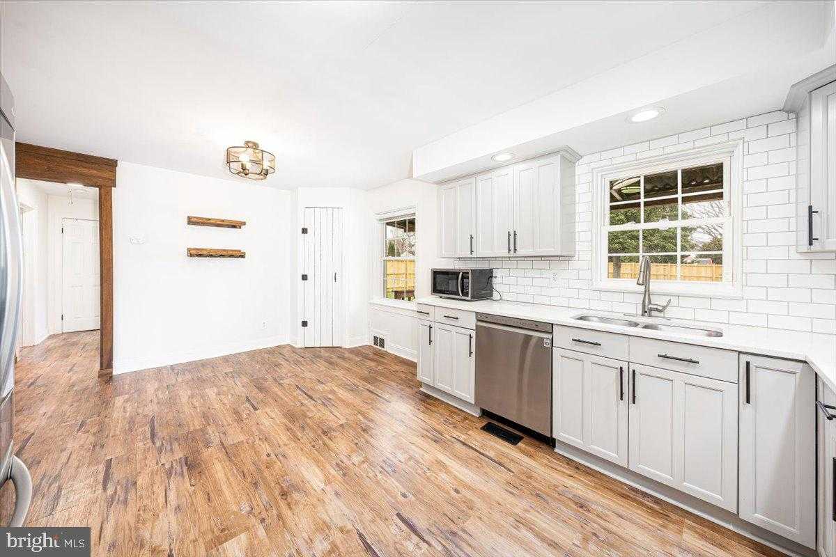 18436 Woodside Dr photo 12