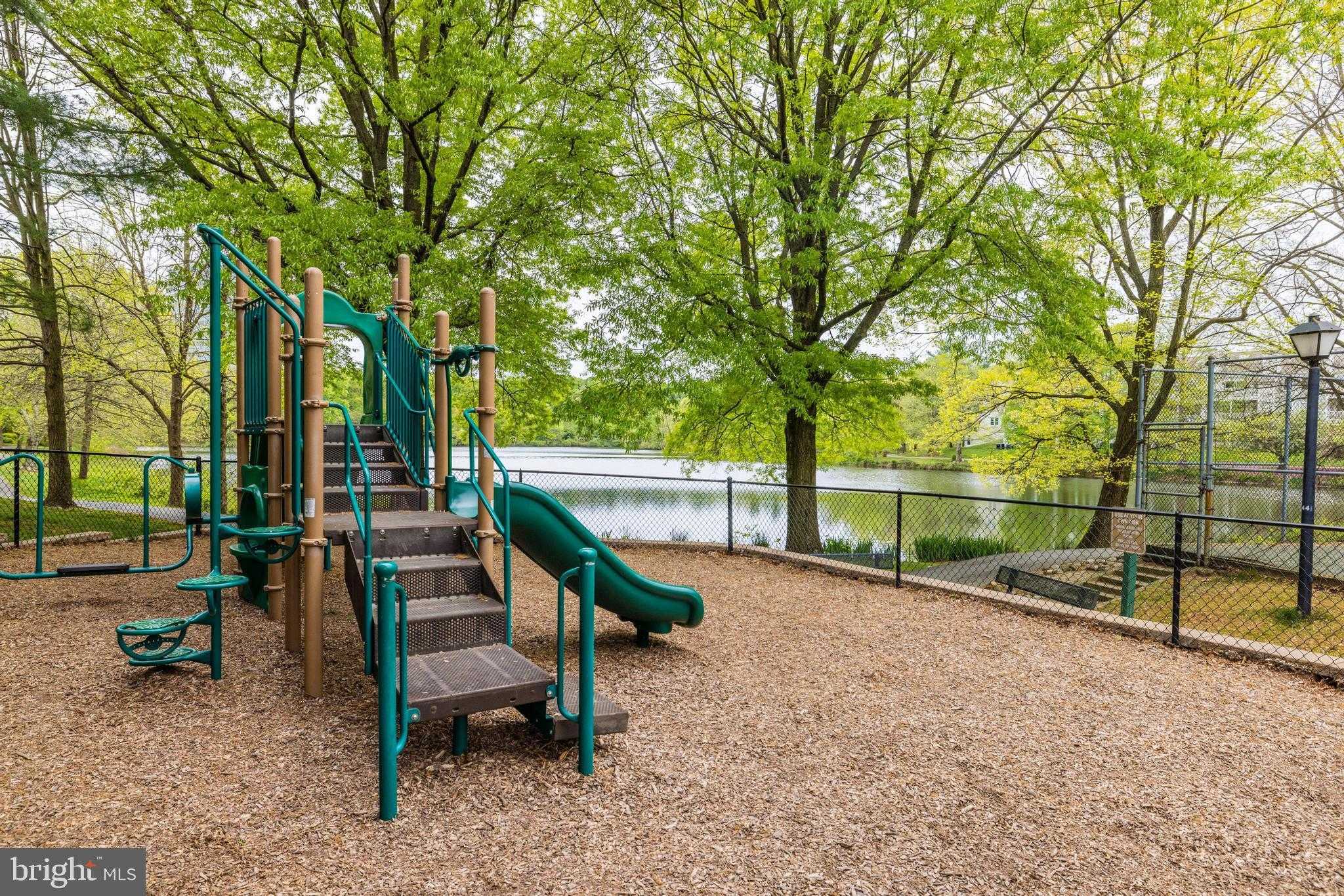 2910 Bridgehampton CT photo 54