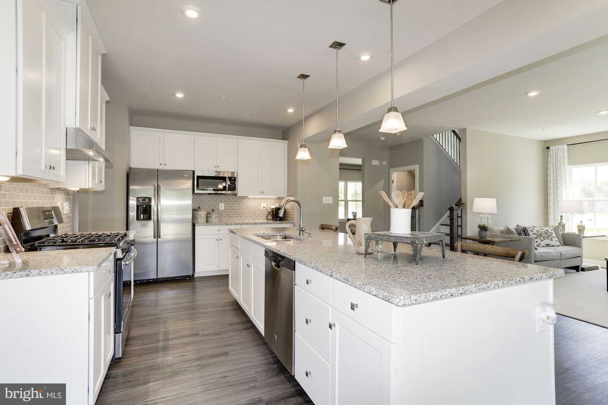 360 Kelso Dr photo 4