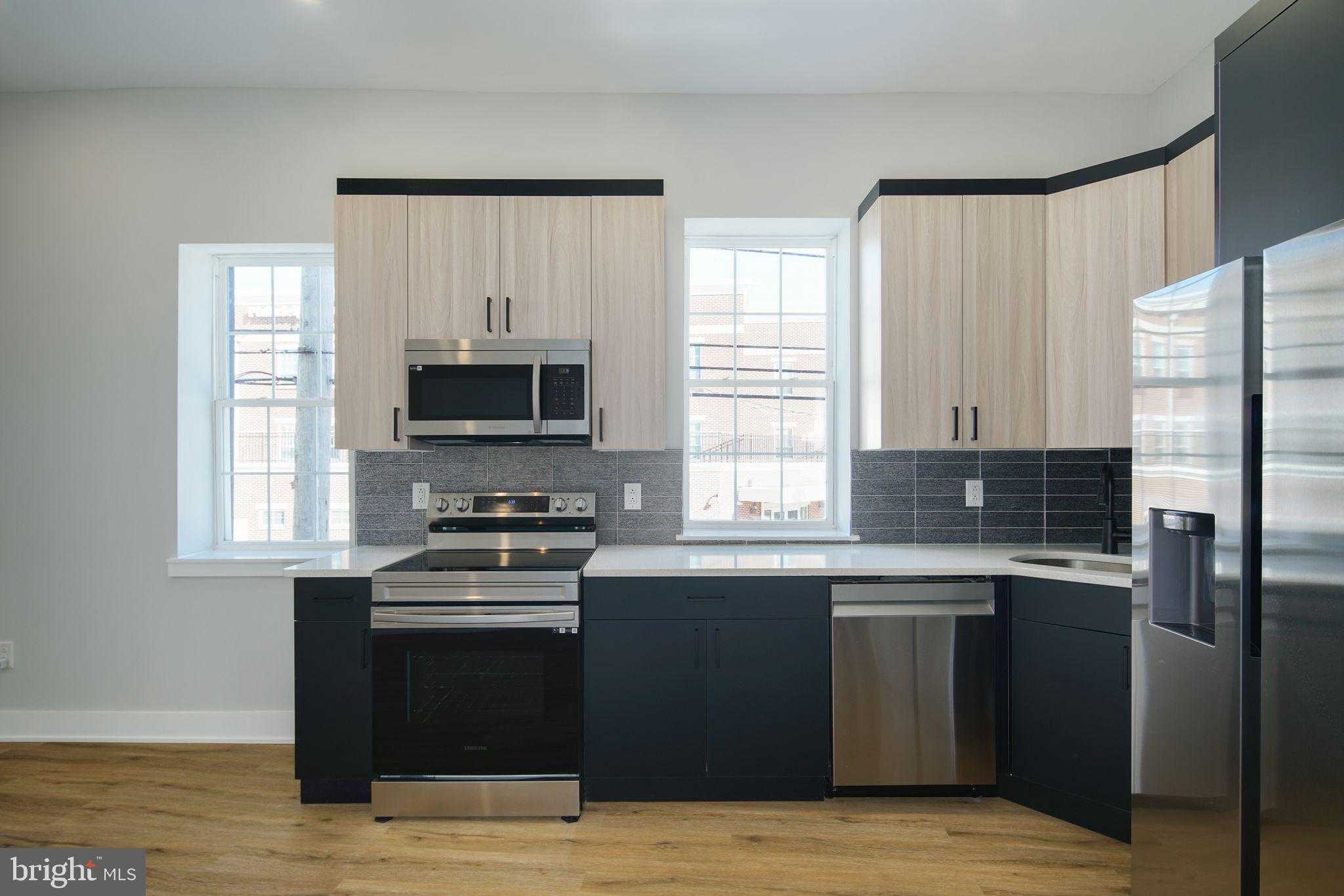 2701 W Glenwood Ave photo 22