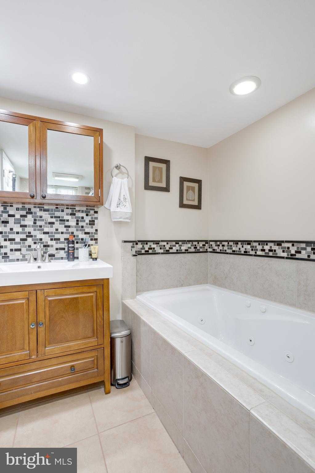 10816 Crest St photo 13