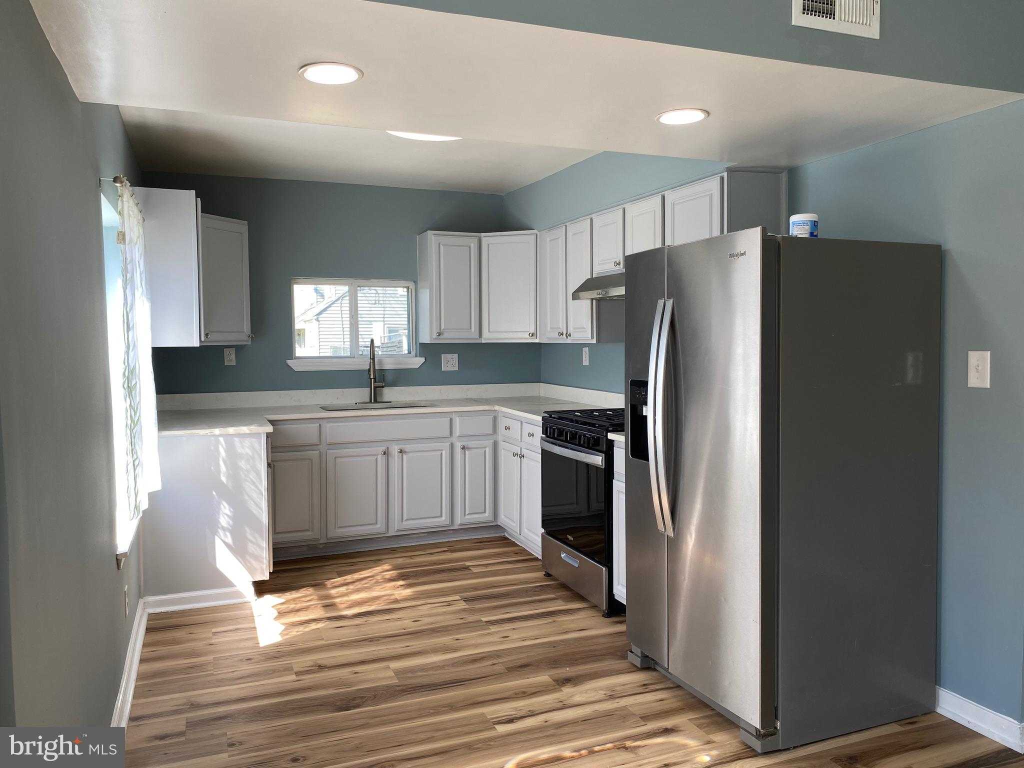 7214 Leona St photo 7