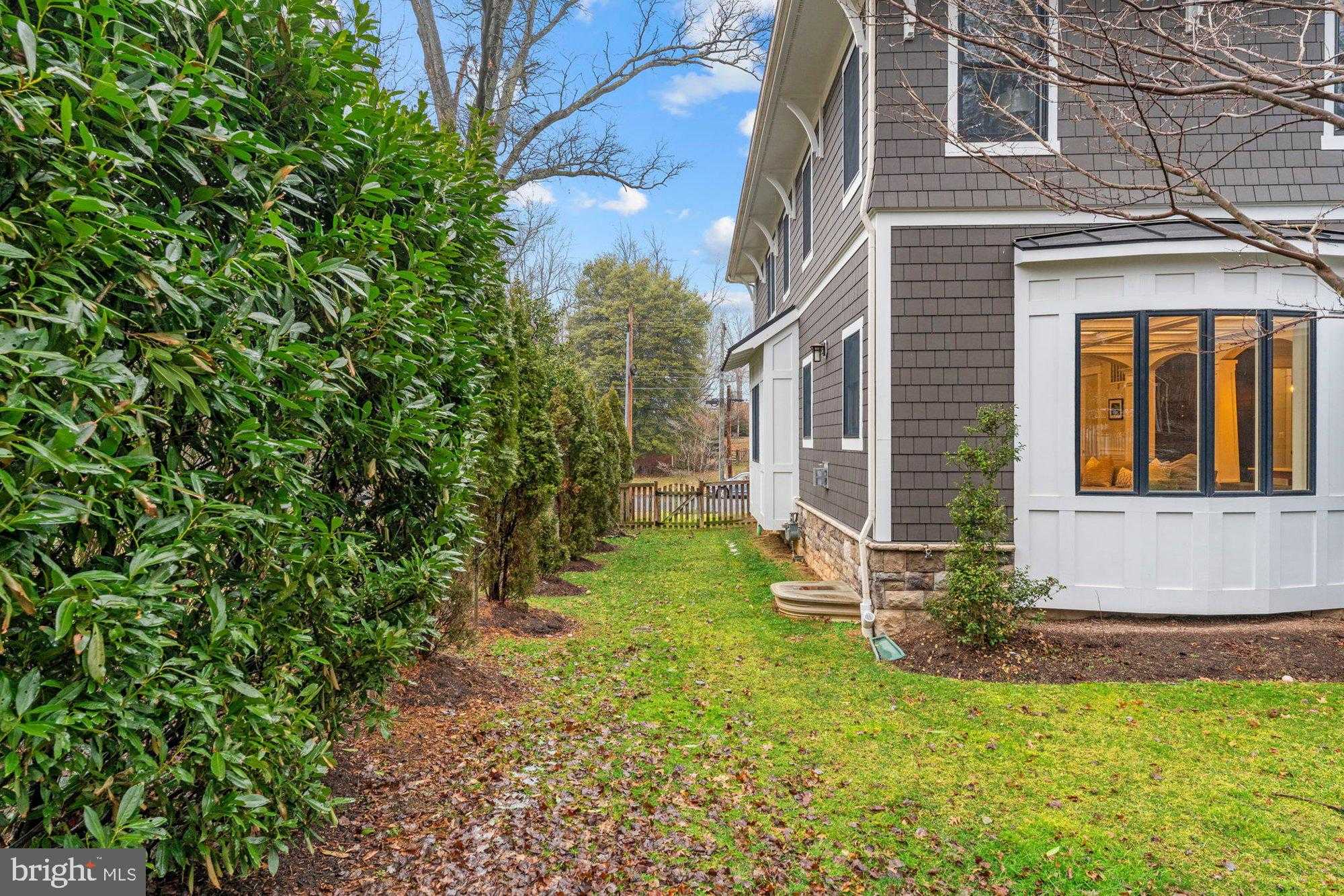 1105 Lakewood Dr SW photo 92