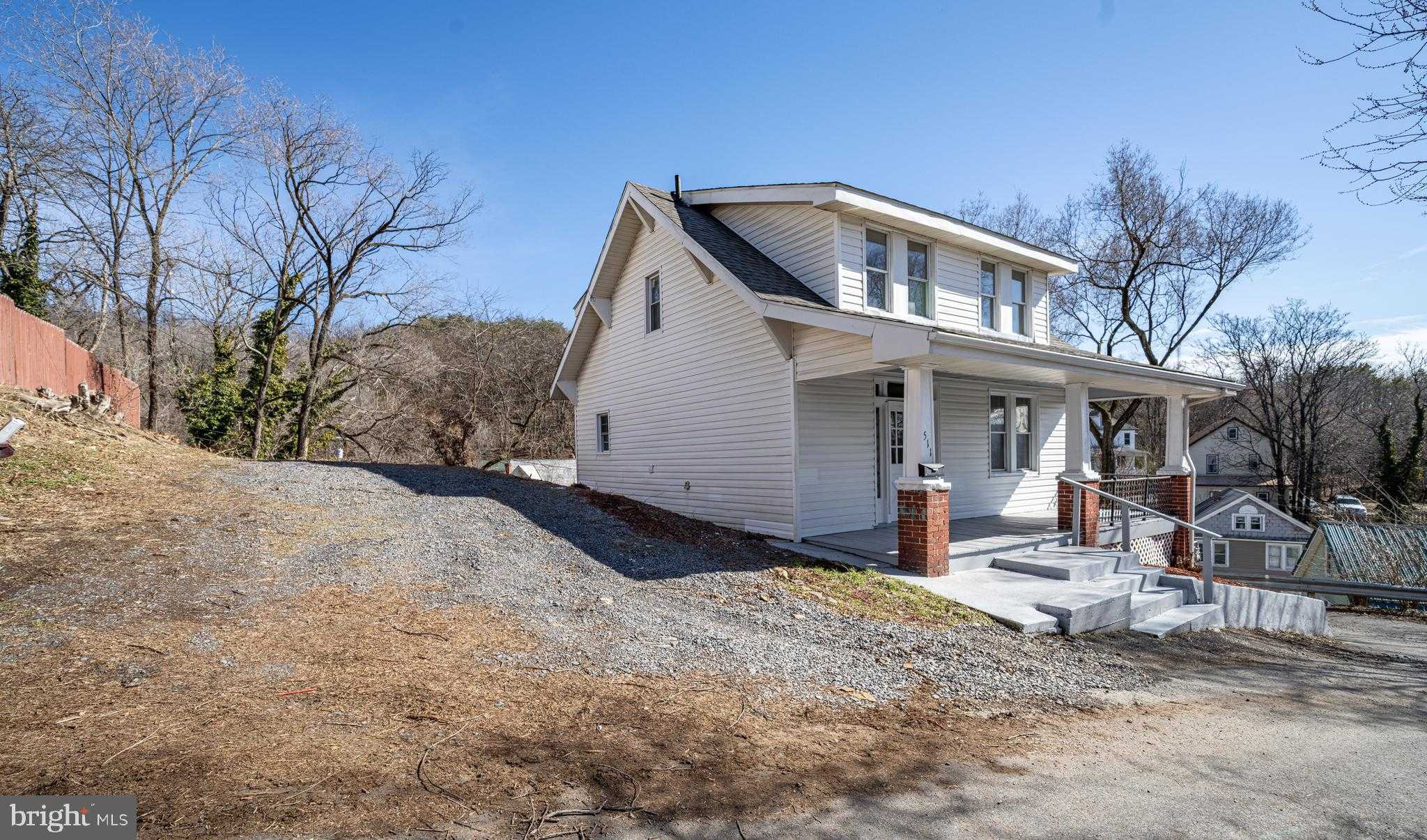 511 City View Ter photo 2