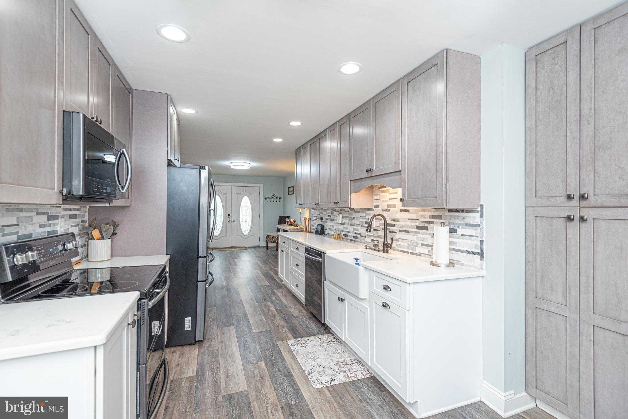 22 Harborview Dr photo 3