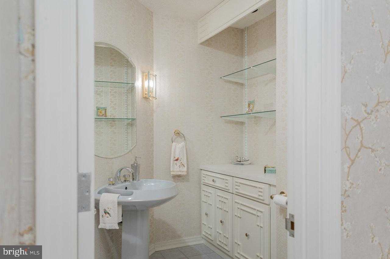 1848 College Ave photo 22