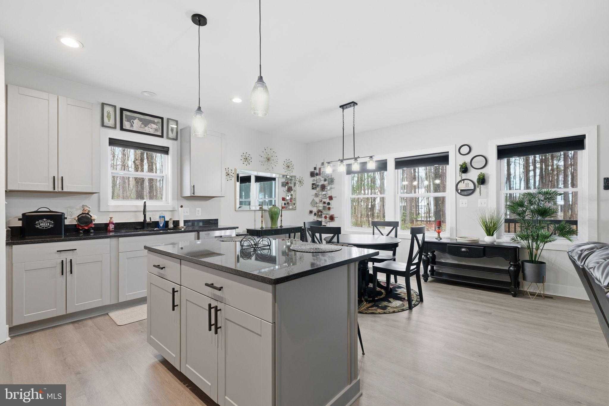 107 Pinewood Ln photo 4