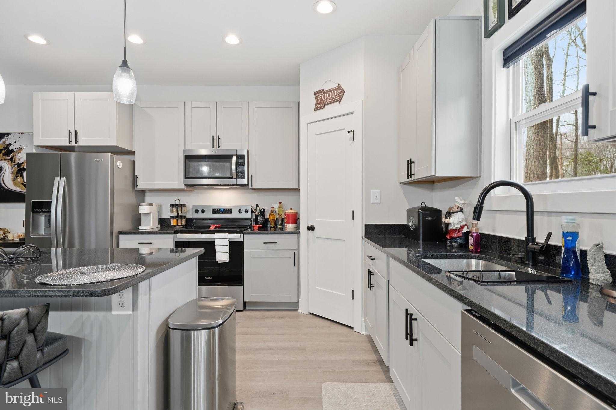 107 Pinewood Ln photo 7