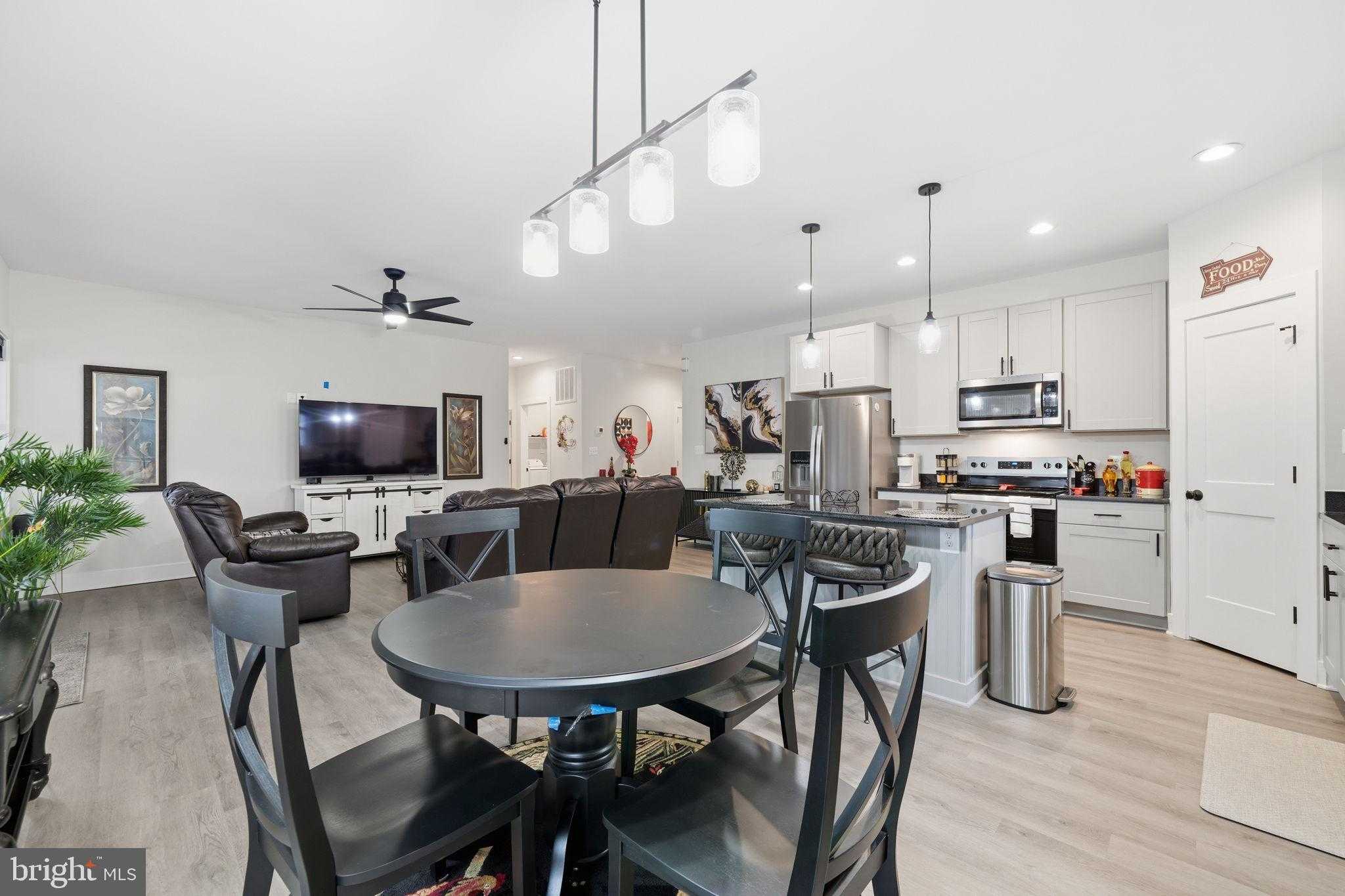 107 Pinewood Ln photo 8