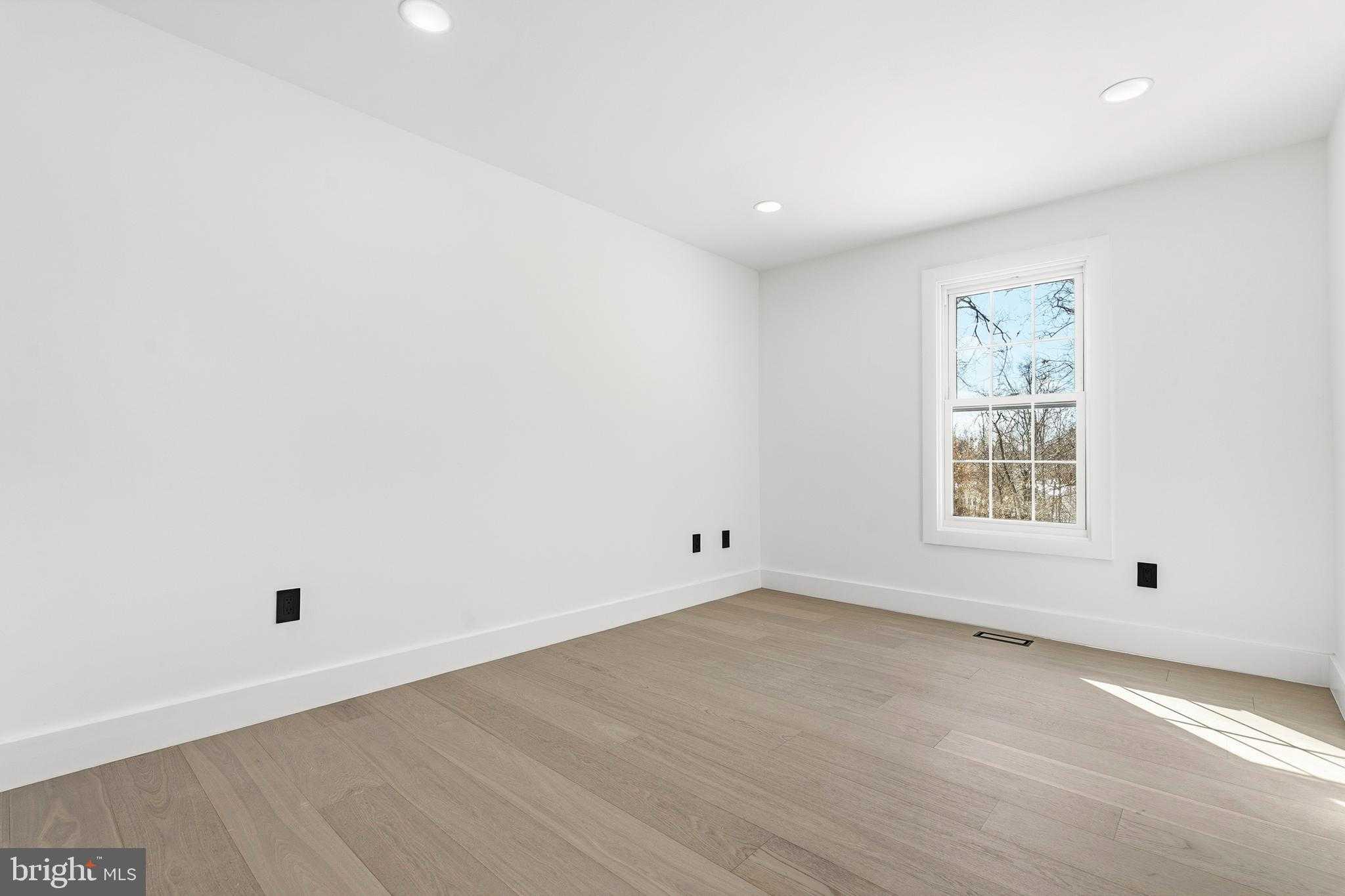 12011 Meadowville CT photo 22