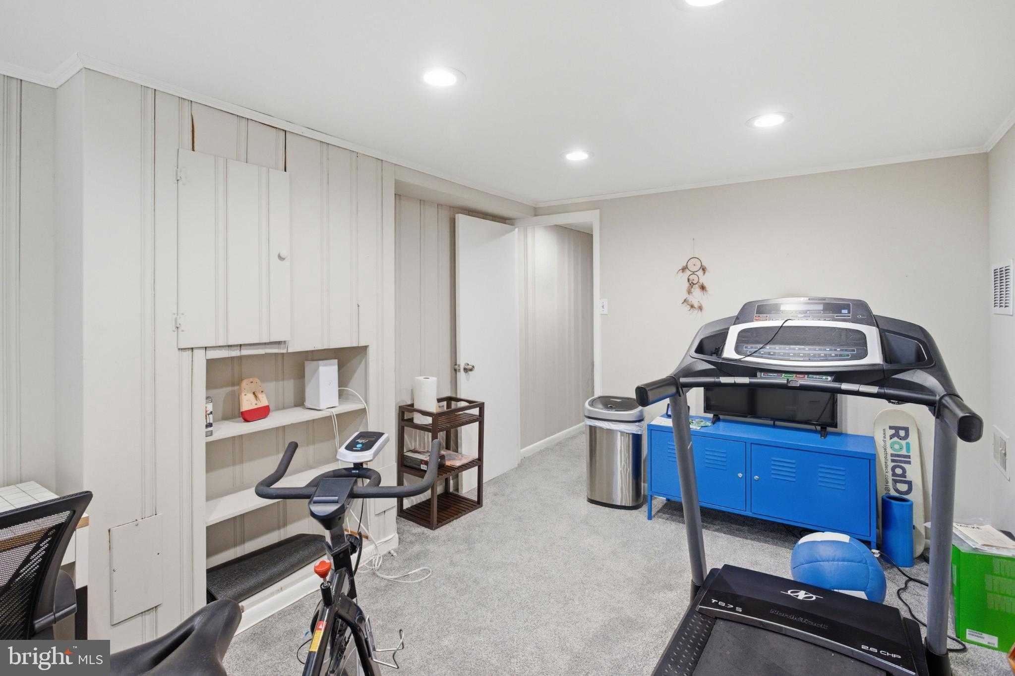 8802 Parliament Dr photo 35