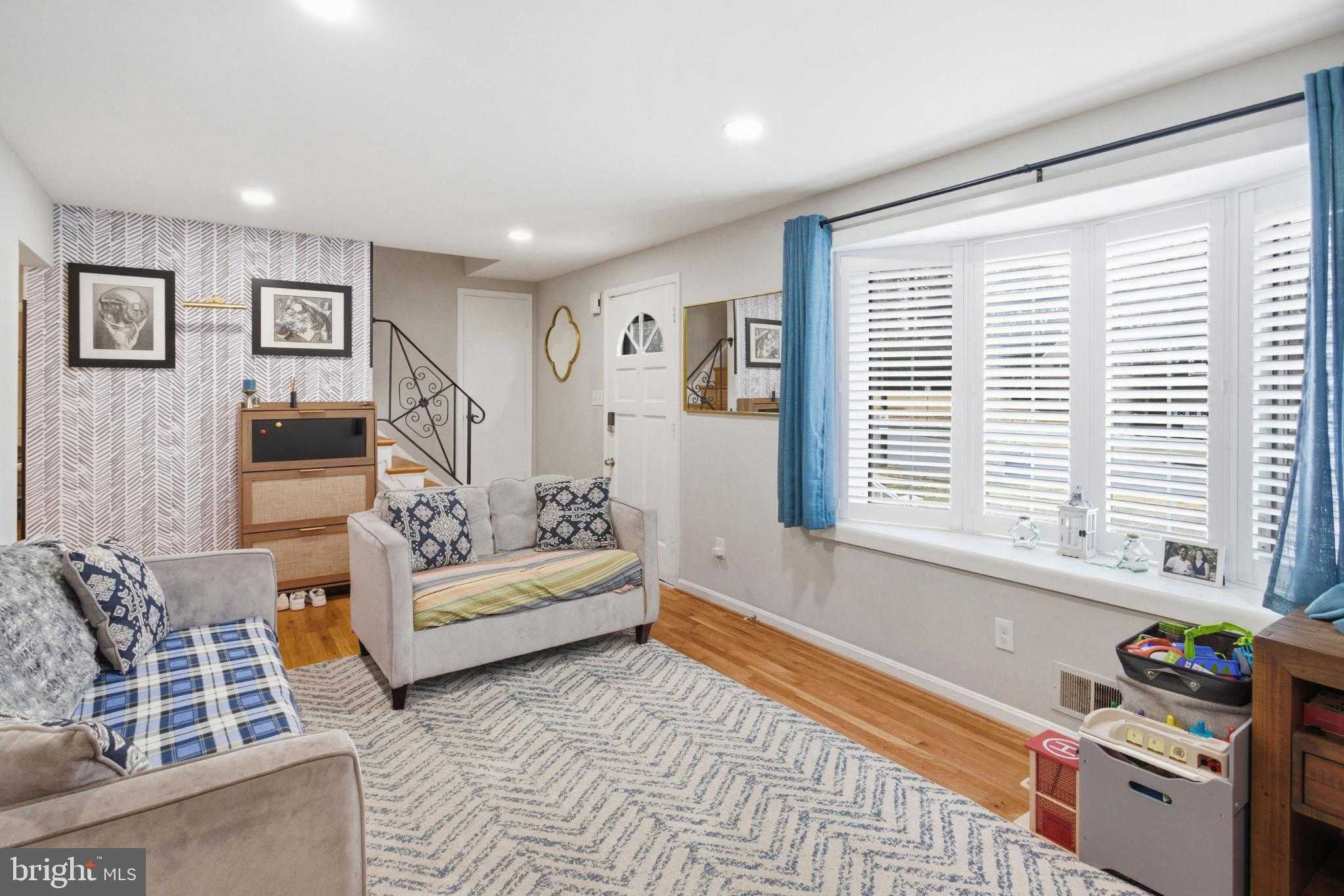 8802 Parliament Dr photo 5