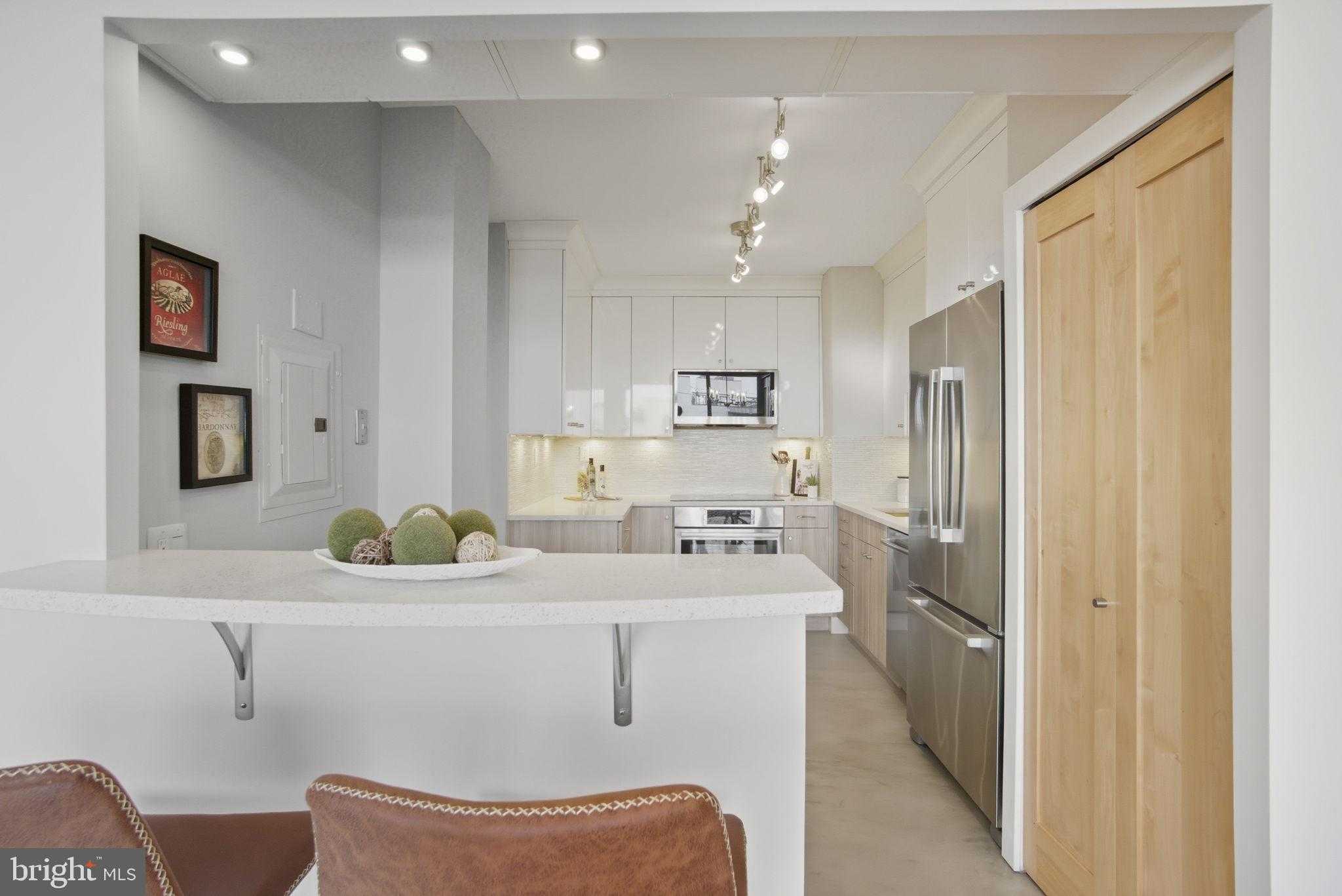 400 Madison St Apt 1607 photo 12