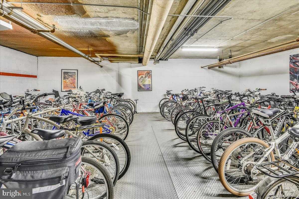 400 Madison St Apt 1607 photo 39