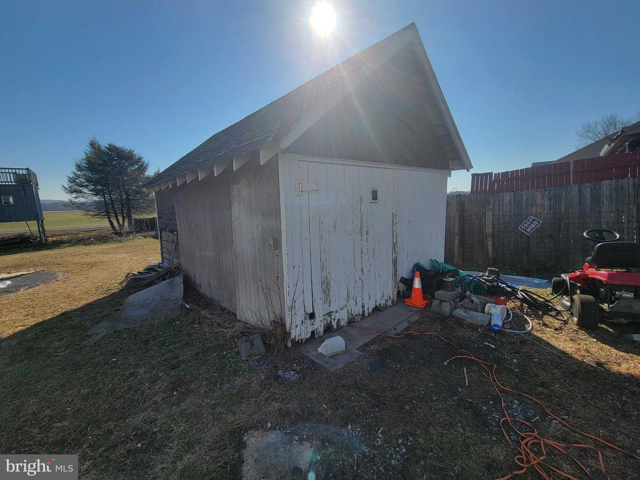 250 Village Dr photo 8