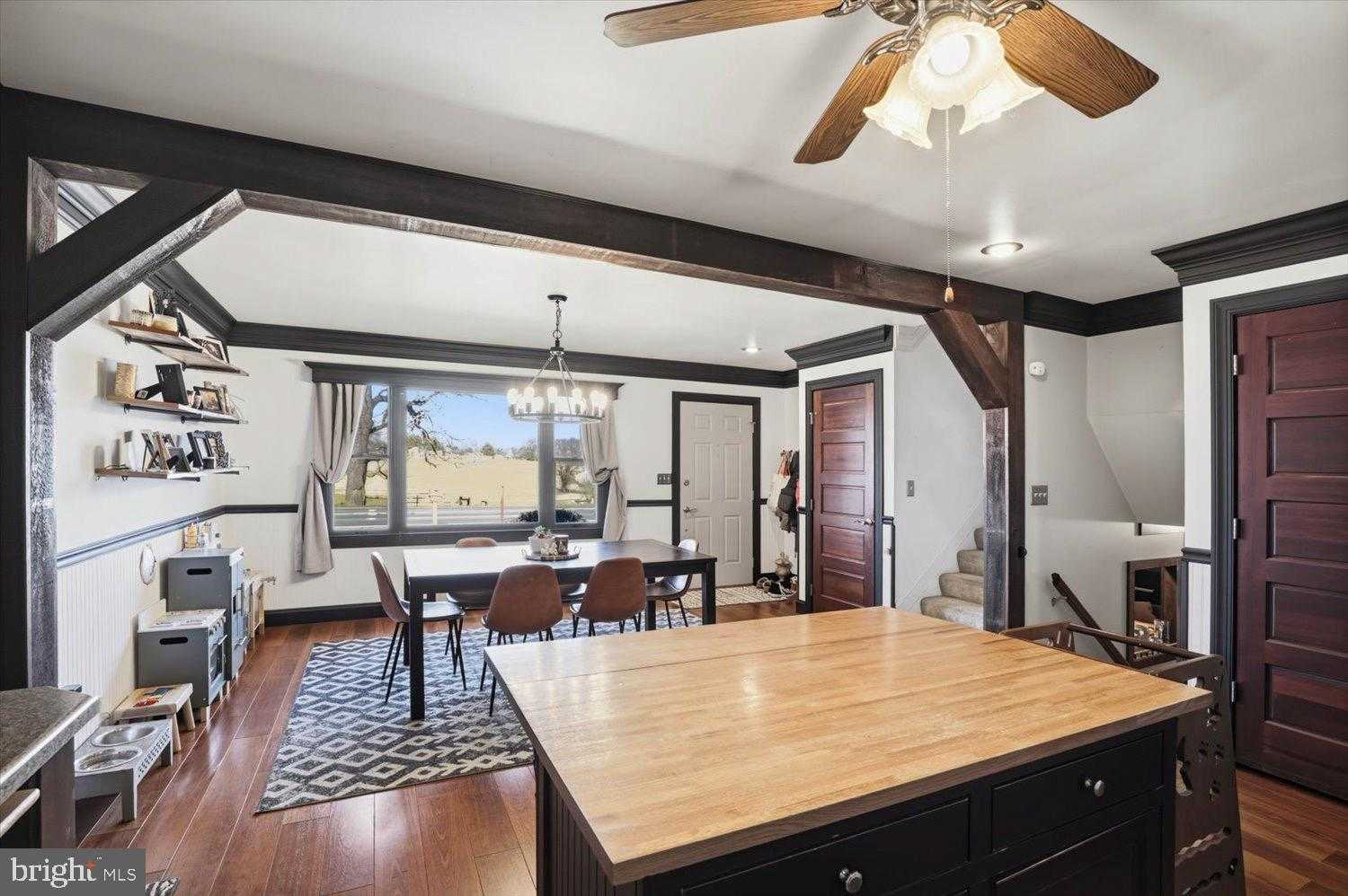 1424 E Newport Rd photo 8