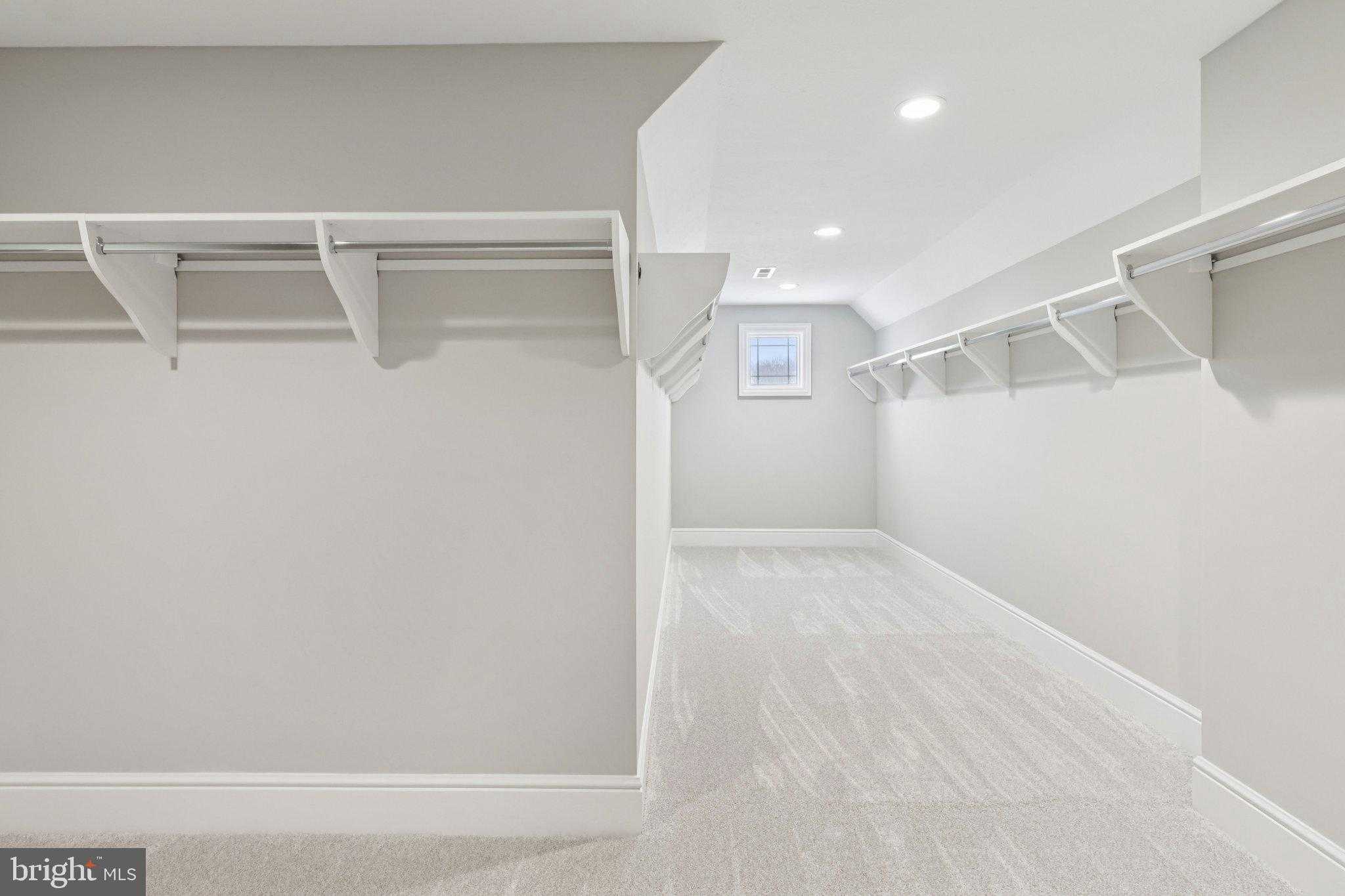 510 Newcomen Rd photo 31