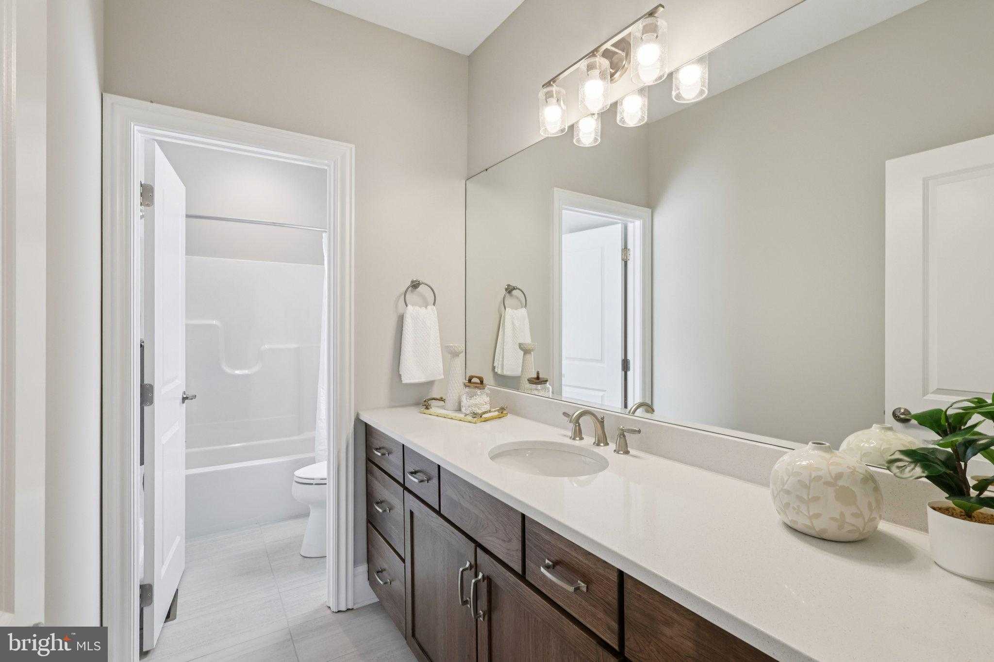 510 Newcomen Rd photo 42