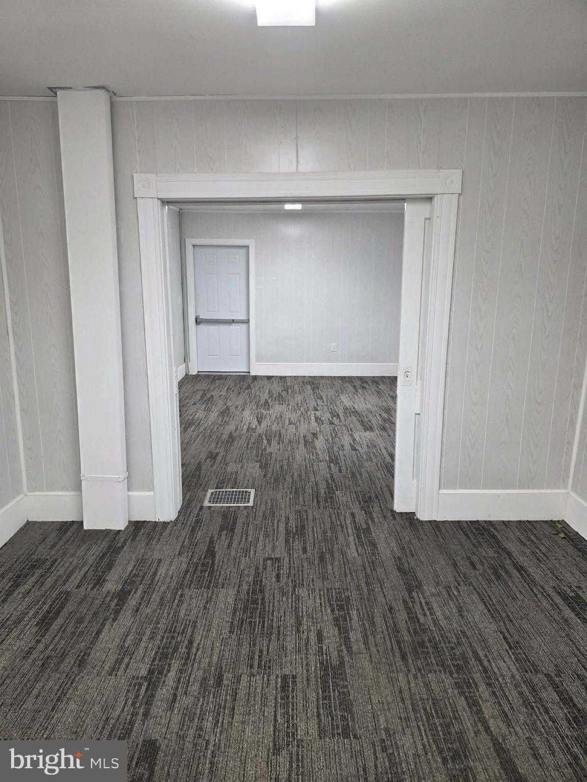 338 S Main St photo 12