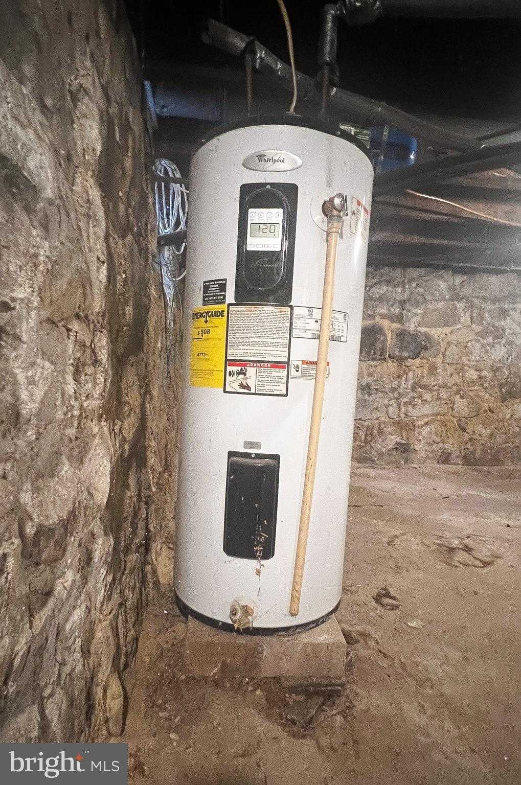 338 S Main St photo 24