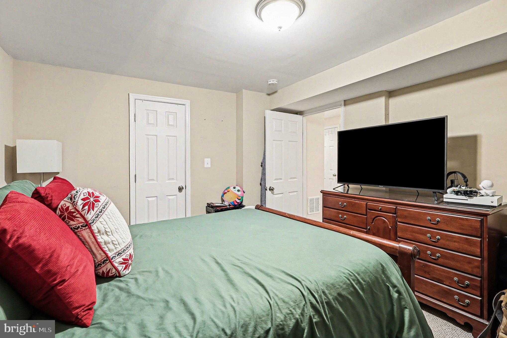 7409 Lake Dr photo 29