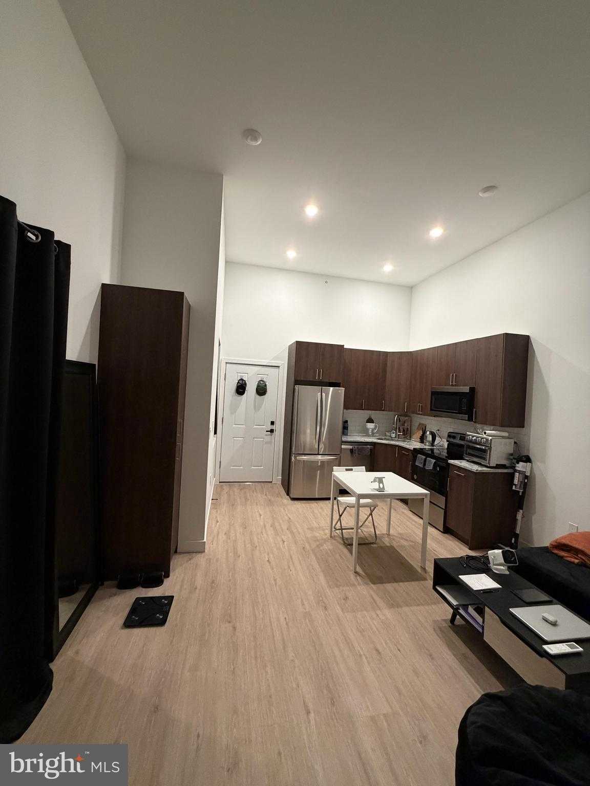 436 Diamond St photo 21