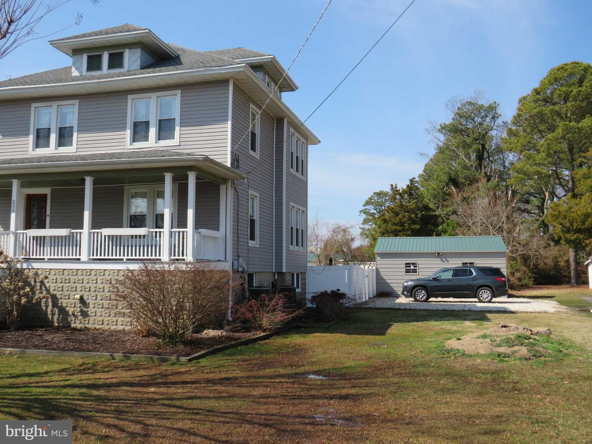 205 N Somerset Ave photo 3