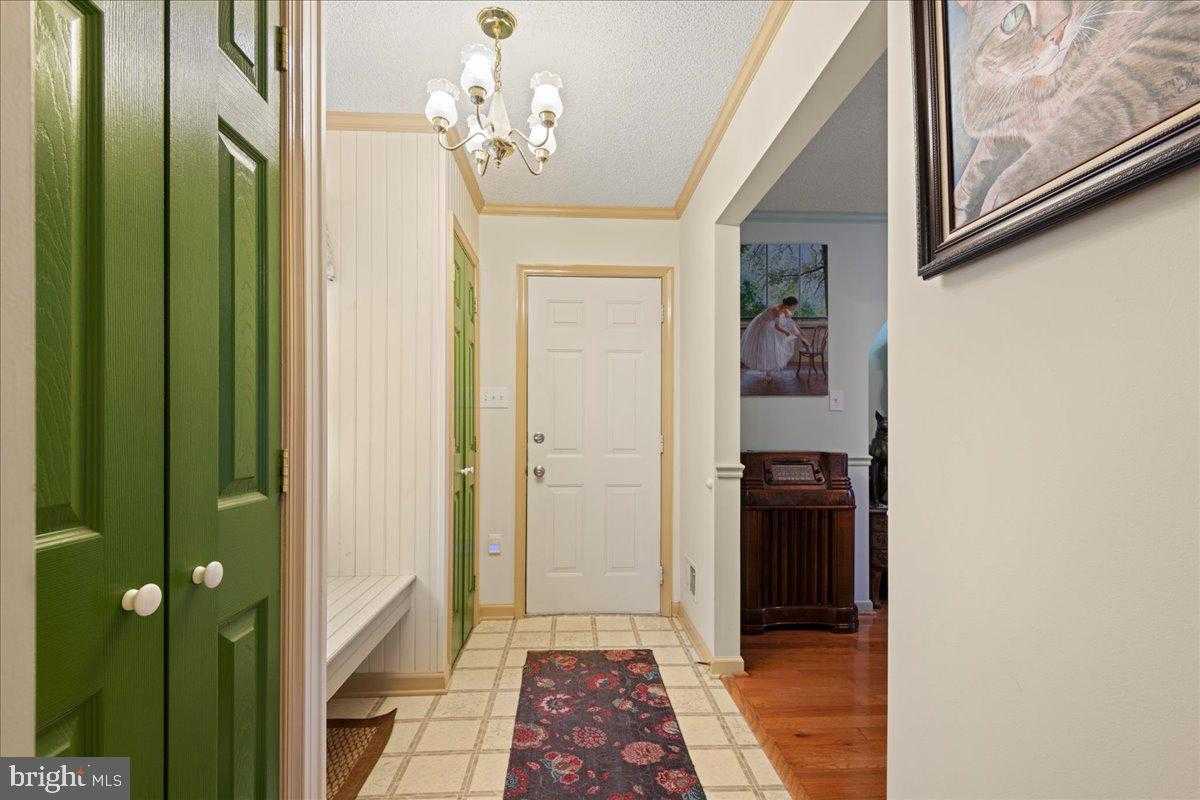 462 Camelot Blvd photo 18