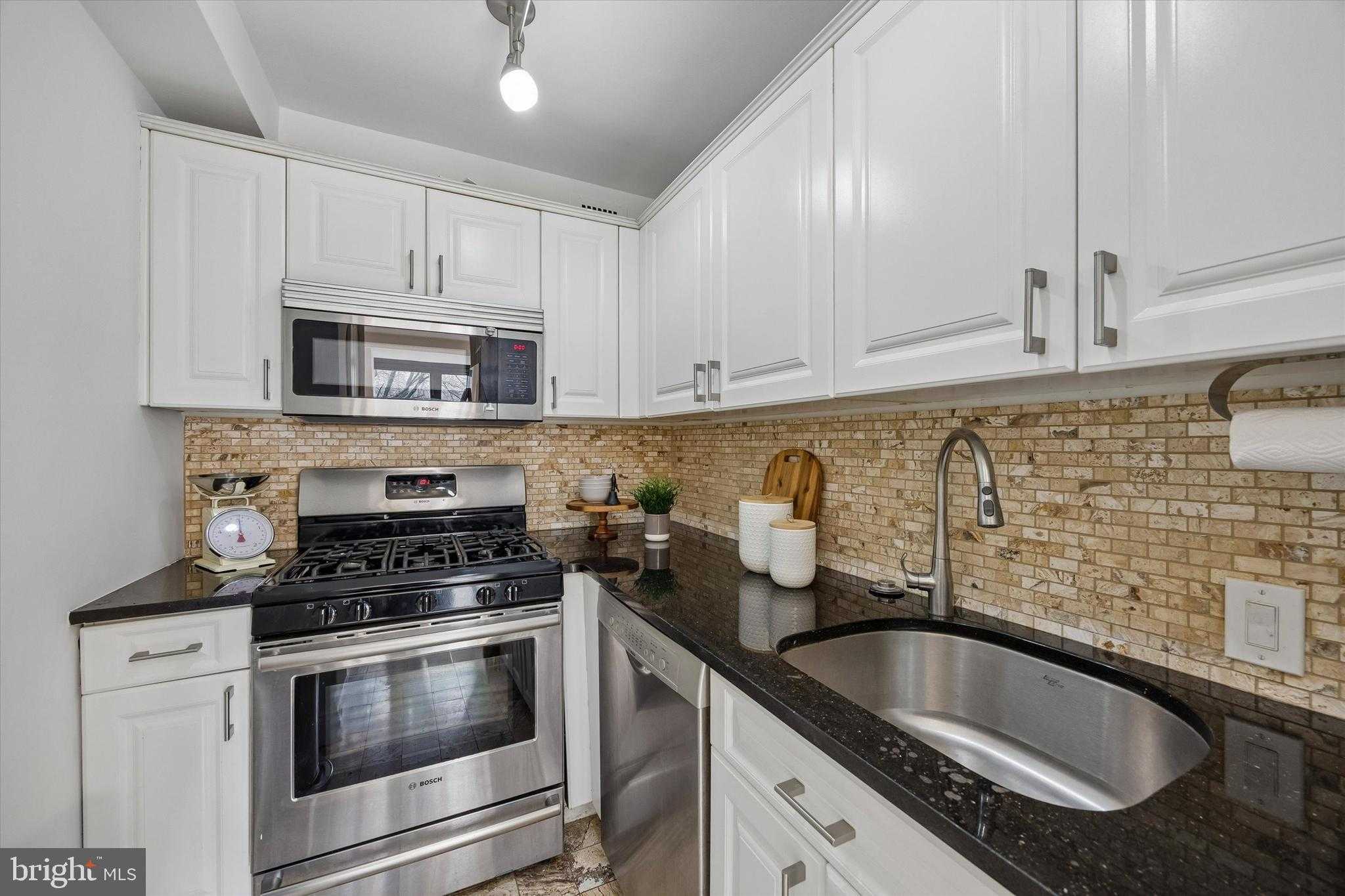 1810 Rittenhouse Sq Apt 403 photo 10