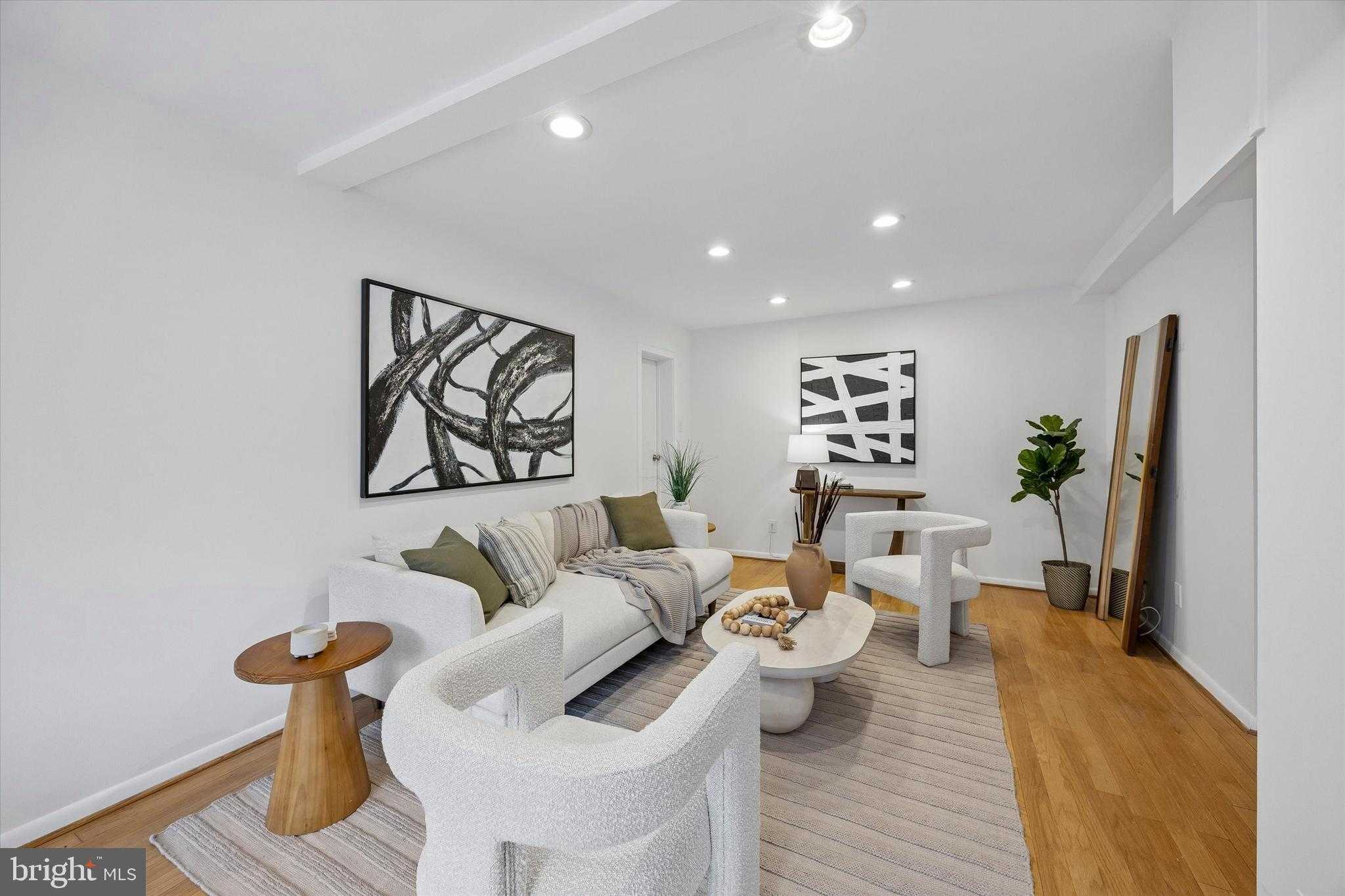 1810 Rittenhouse Sq Apt 403 photo 2