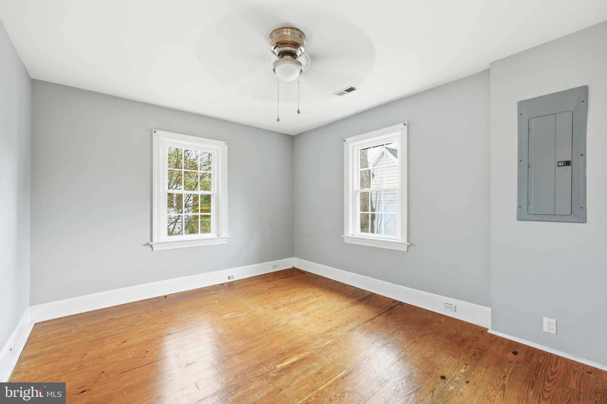 304 Elm Ave photo 14