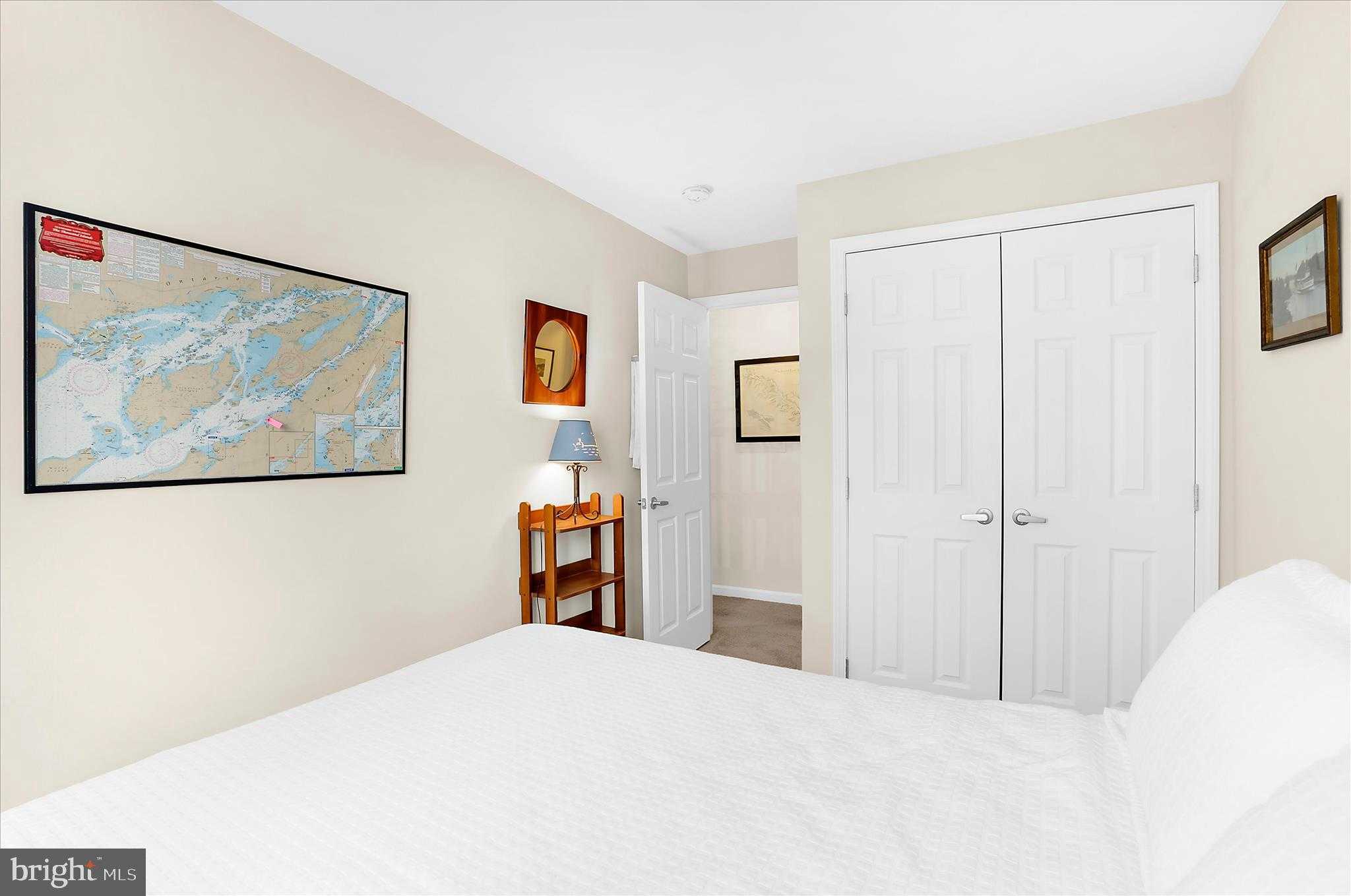 1113 Primrose CT Apt 204 photo 19