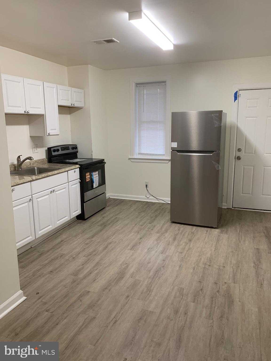 1625 N Milton Ave photo 3